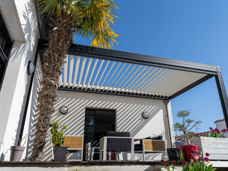 Pergola à toit fixe