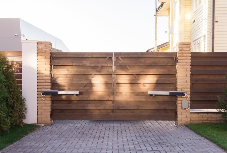 Confort et prestige : optez pour des portails motorisés à Civrieux